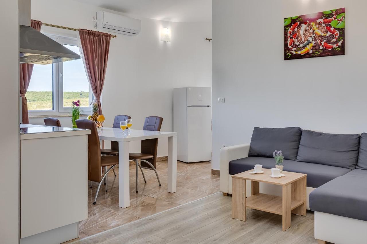 Apartment Miruna S Bazenom Donje Rastane Екстериор снимка